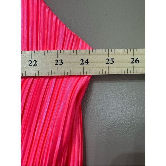 NWOT Dressed in LALA ORIGINAL Long Sleeve Electric Pink Plissé Set Women's Small - Picture 7 of 13